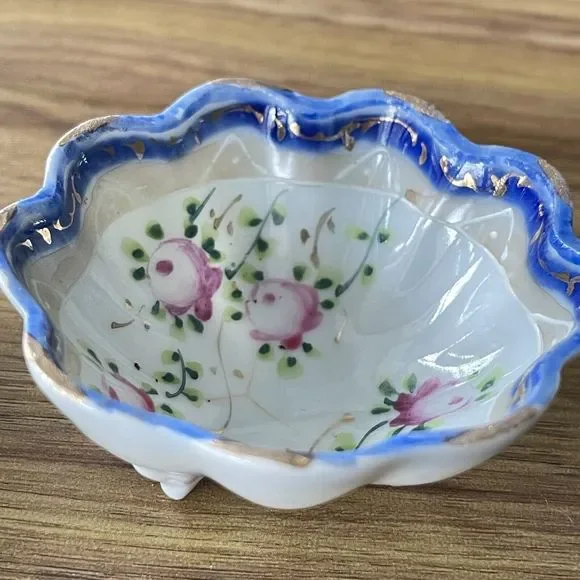 Lot Of 2 Vintage Japan Sm. Porcelain Hand Painted Ornate Footed Bowls - Picture 12 of 16